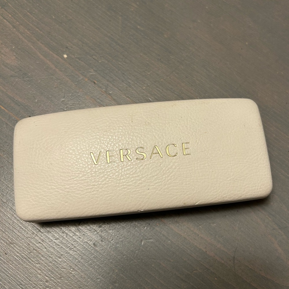 Versace glasses case ✨